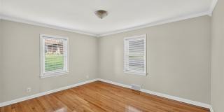 105 N Elm Street Gallery 17