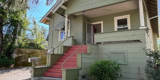 2 Story home close to downtown Gallery 1