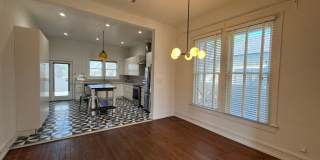 Fully Restored 2BR Classic Near Downtown Dignowity Hill Gallery 9