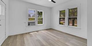 Spacious 3 Bed - 1 Bath House Near Downtown Spacious 3 Bed - 1 Bath House Near Downtown Gallery 19