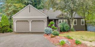 Beautiful 4 bed, 2.5 bath home with central A/C in Lake Oswego! Gallery 1