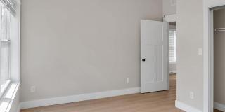 717 S Henderson Street Gallery 9