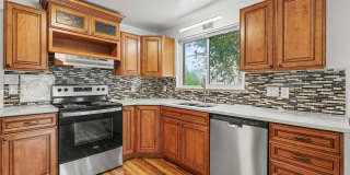 Newly remodelled 3 bedroom ranch - available May 1st!!! Gallery 7