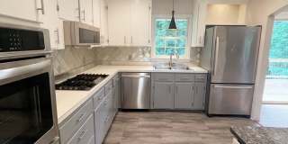 Prime Brentwood area 3 bedroom home! Gallery 4