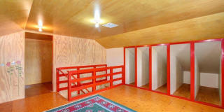 502 Western Avenue Gallery 33