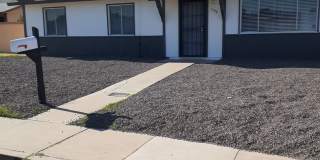 Spacious 4 Bed/2 Bath With Den  Updated Dec 2023. Gallery 1