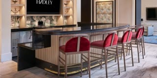 The Hadley Gallery 28