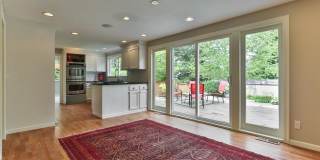 4 bd 2.5 bathroom single family home in Bellevue Gallery 9
