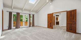 Spectacular 2 story home w/pool in Round Hill Country Club Gallery 18
