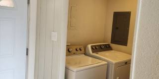 Sheridan Park/ East Bremerton 1 bed 1 bath duplex cottage Sheridan Park/ East Bremerton 1 bed 1 bath duplex cottage Gallery 3