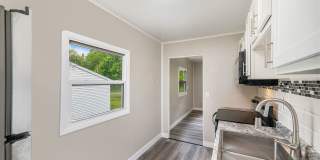 Cute Remodeled Two Bedroom 1 Bathroom Bungalow! Gallery 3