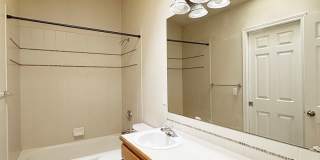 3bs/2.5ba Seattle Townhome Gallery 13