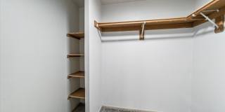 Oak Park Village Apartments Gallery 30