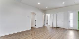 Beautiful Four Bedroom, Two Bathroom Falcon Falls Gallery 4