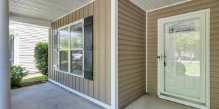 3 Bed 2 Bath w/ a Bonus in Vineyard Plantation! Gallery 4