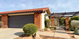 Upgraded townhome by Southgate Golf Course - Small dogs allowed Gallery 1
