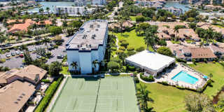 555 Park Shore Drive Gallery 11