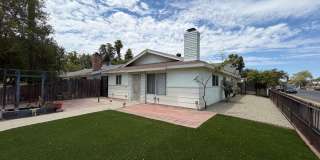 Adorable Home in Oleander Area! Gallery 1