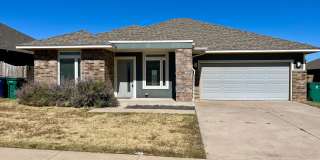 Luxury Home in Calm Springs Addition of Yukon Gallery 1