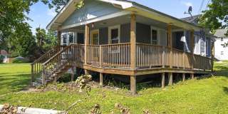 ADA Friendly Charming 3BR House in Middle River Gallery 1