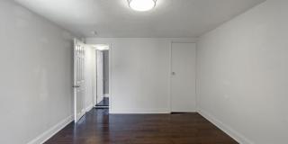 2564 COLLINS Street Gallery 18
