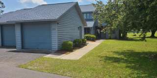 Beautiful 2 bedroom 2 bath unfurnished Townhome - Olde Point Golf Course - Hampstead Gallery 1