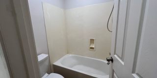 5 bedroom home located in Sylvan School District! Gallery 39