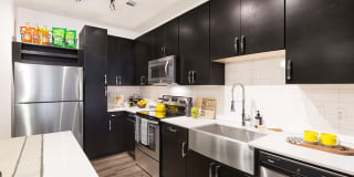 Groves South Lamar Apartments Gallery 9