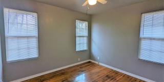 2 Bed 1 Bath Plus Bonus Living/Office Cottage Style Home-The Village NW OKC Gallery 14