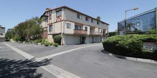 2/Bedroom Townhome in West Hills! Gallery 1