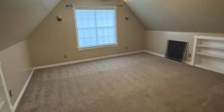 Spacious and well-maintained home located in the heart of Arlington! Gallery 11