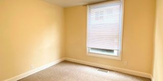 ***AVAILABLE AUGUST 2026*** 5 Bed 2 Bath House Downtown Gallery 11