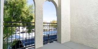 Alicante Gallery 76