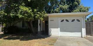 Large Three Bedroom Home with Two Bathrooms in Lincoln Village Gallery 1