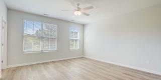 Hudson at Georgia's Landing Gallery 18