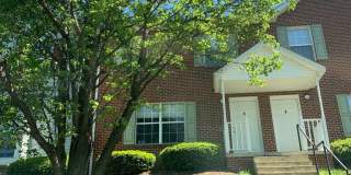 4 Bedroom 2.5 half Bath Townhouse Gallery 1