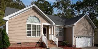 Wonderful 3 Bedroom, 2 Bath home, with 2 Car Garage, Huge Fenced-in yard, and Pet Friendly! Wonderful 3 Bedroom, 2 Bath home, with 2 Car Garage, Huge Fenced-in yard, and Pet Friendly! Gallery 1