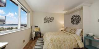 Boutique Condo with Stunning Views of Elliot Bay! Gallery 12
