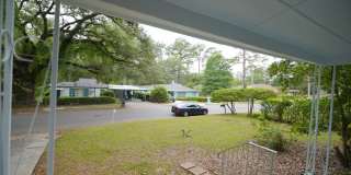 Charming 2 Bed / 1 Bath Cottage Gallery 4