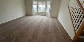 Spacious 2 bed/2.5 bath with bonus room townhome off Road 68 Gallery 10