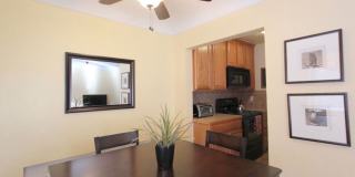 Bright Updated 2-Bed Condo with Vintage Charm Near Wash Park & Cherry Creek Gallery 4