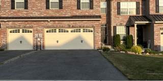 Beautiful like-new townhouse in Parkland school disctrict! Gallery 1