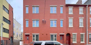 1131 GREEN Street Gallery 1