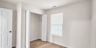 Minutes to Downtown********** Rent $1525/month*********Peaceful Living Gallery 21