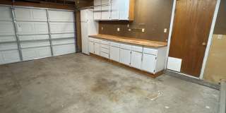 4 beds, 2 baths, 2 car garage . Boulder City RV parking Gallery 36