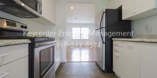 Beautiful Brookside duplex unit - NO PETS Gallery 11