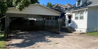 Adorable 3 Bedroom, 2 Bath on N Summit Gallery 17