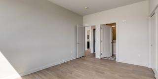 Hamburg Street Gallery 15