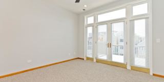 2338 North Greenview Avenue Gallery 2