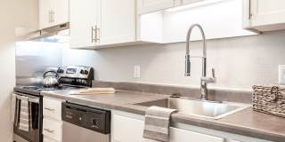 Ellinwood Gallery 17